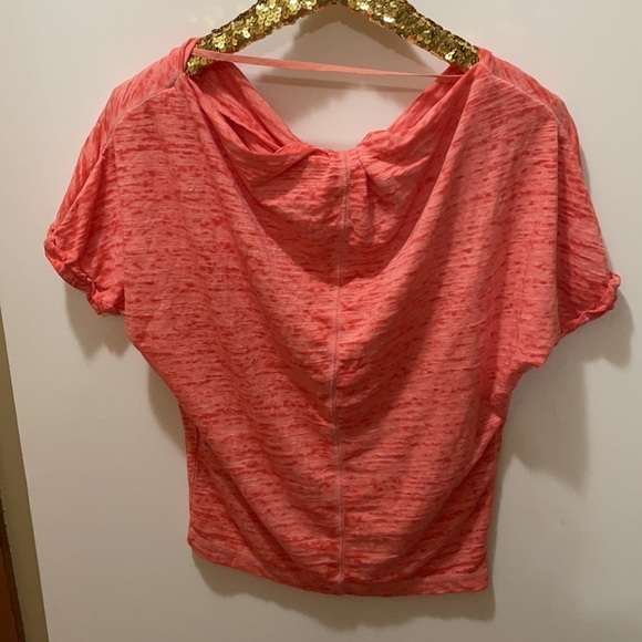 Free People // We The Free Astrid Red Lotus Tee Top - Picture 13 of 16